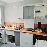 Joli F2 Gare Orleans Avec Parking Prive Et Balcon Classe 3 Etoiles