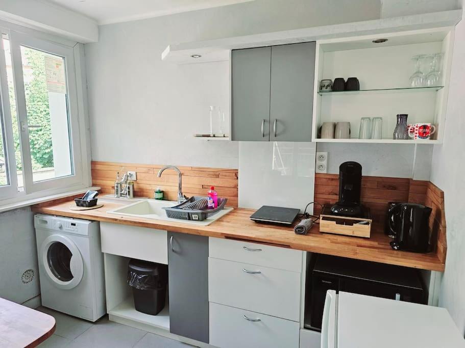 Joli F2 Gare Avec Parking Prive Et Balcon Classe 3 Etoiles * Orléans