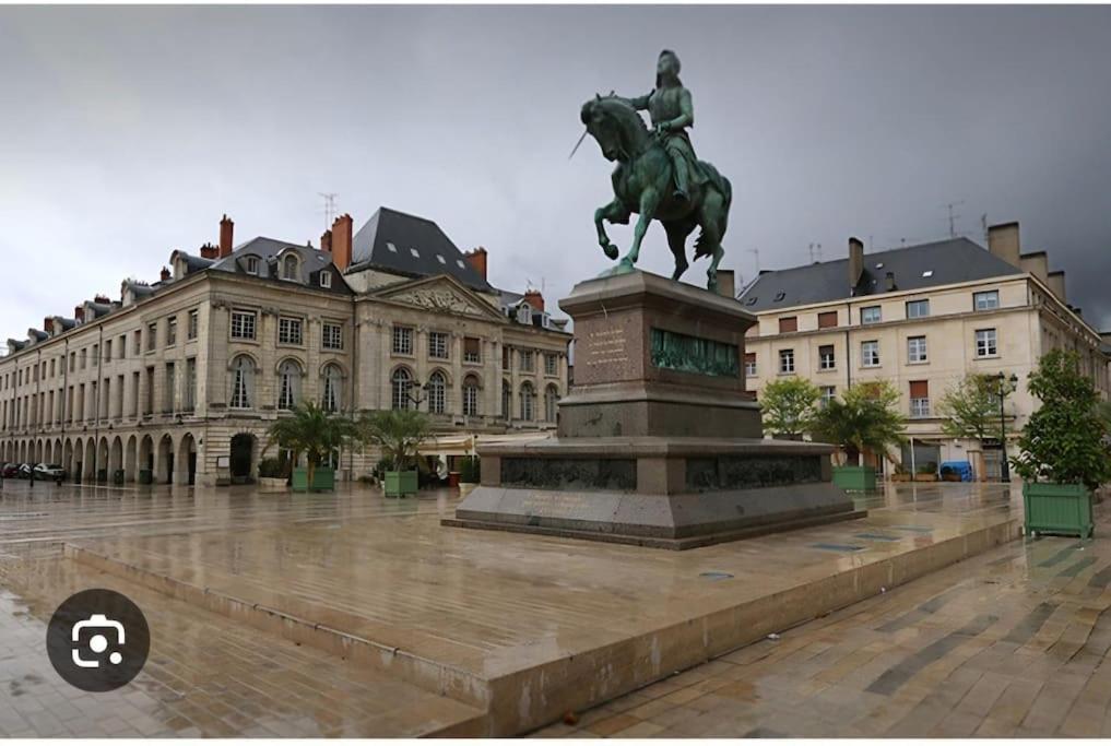 Joli F2 Gare Avec Parking Prive Et Balcon Classe 3 Etoiles Orléans