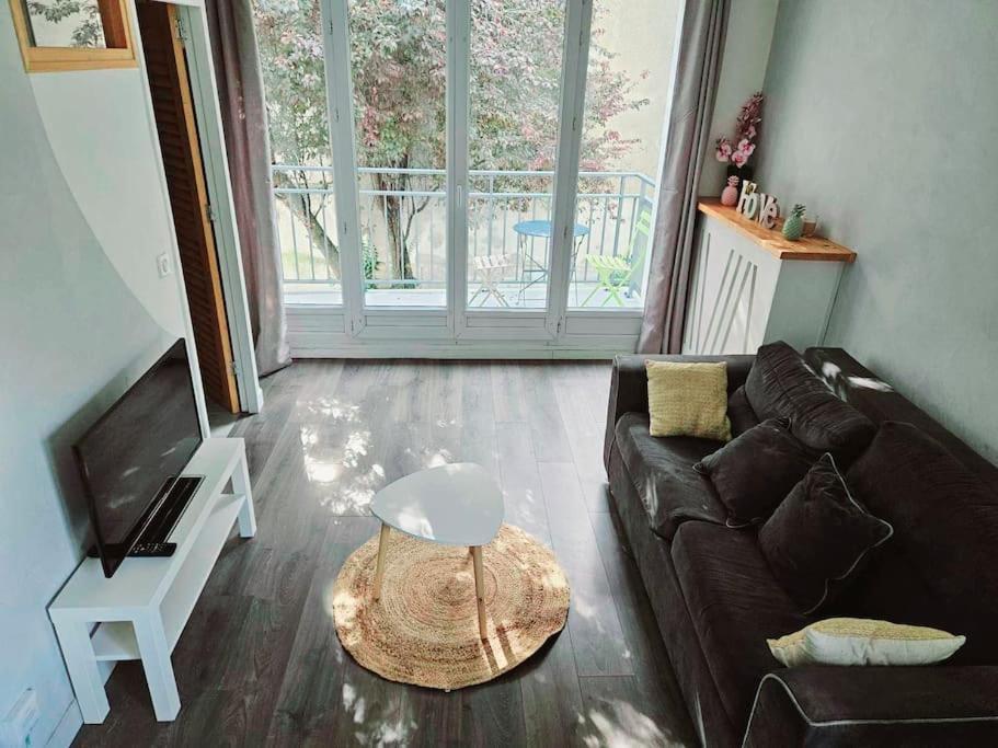 Joli F2 Gare Avec Parking Prive Et Balcon Classe 3 Etoiles Orléans